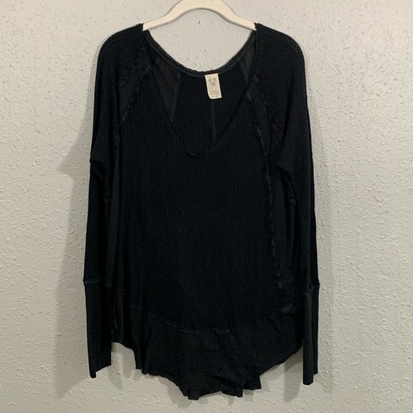Free People Catalina Thermal Top Black Ling Sleeve     size M - Picture 4 of 15